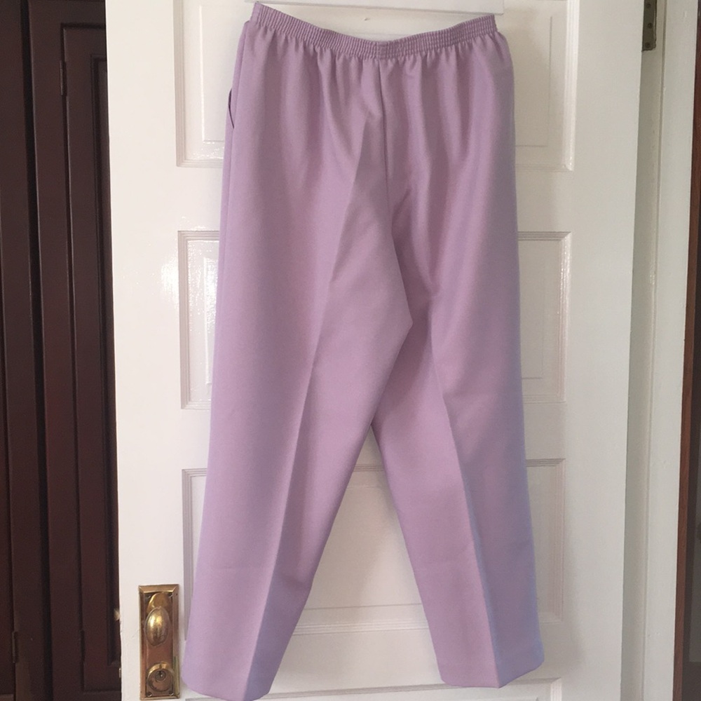 Alfred Dunner, size 14, lavender, excellent condition, elastic waist, two pocket - Picture 3 of 5